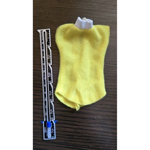 Vintage Barbie? Clone Mod? 80s? Doll Outfit Yellow Felt Handmade? Top & Bottoms - Picture 6 of 7
